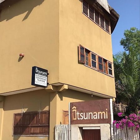 Hotel Otsunami Λομέ Εξωτερικό φωτογραφία