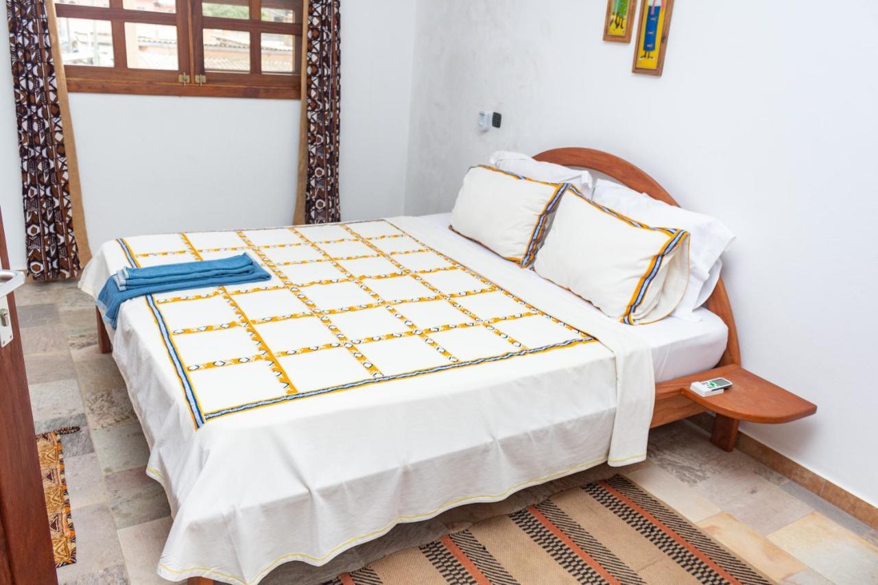 Hotel Otsunami Λομέ Εξωτερικό φωτογραφία