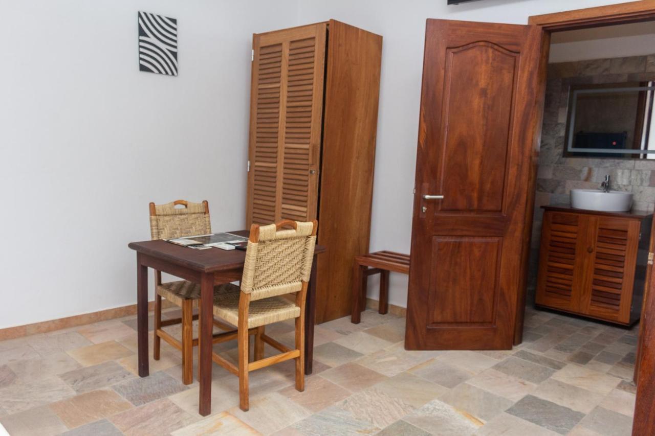 Hotel Otsunami Λομέ Εξωτερικό φωτογραφία